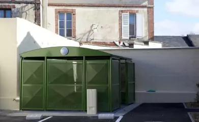 Installation et fabrication d'un abri à vélos sécurisé image 3